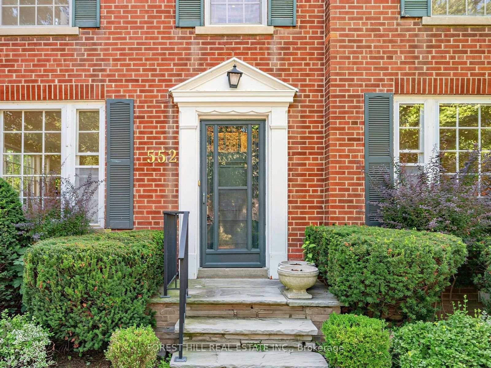 552 St Clements Avenue • Toronto, ON photo 3