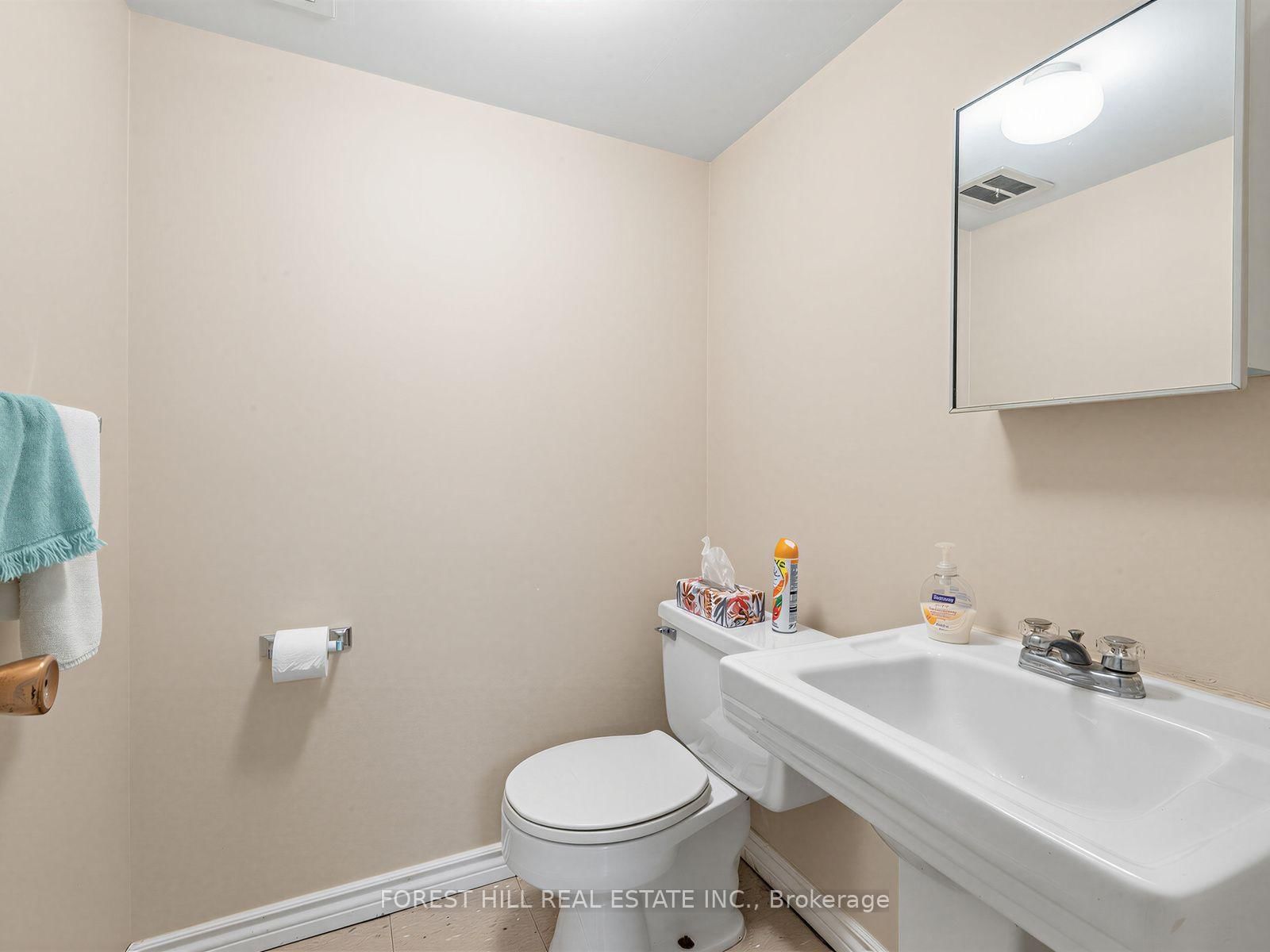 552 St Clements Avenue • Toronto, ON photo 34