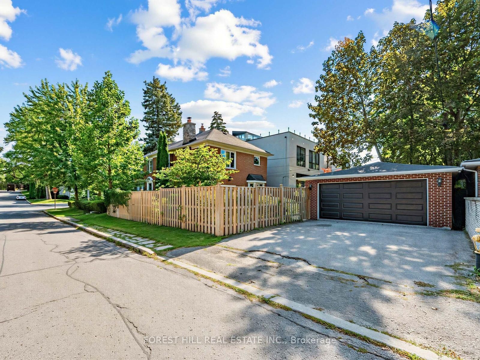 552 St Clements Avenue • Toronto, ON photo 39