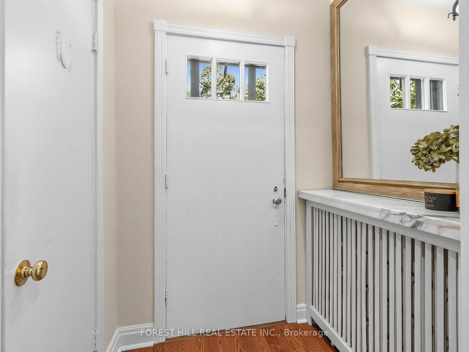 552 St Clements Avenue • Toronto, ON photo 4