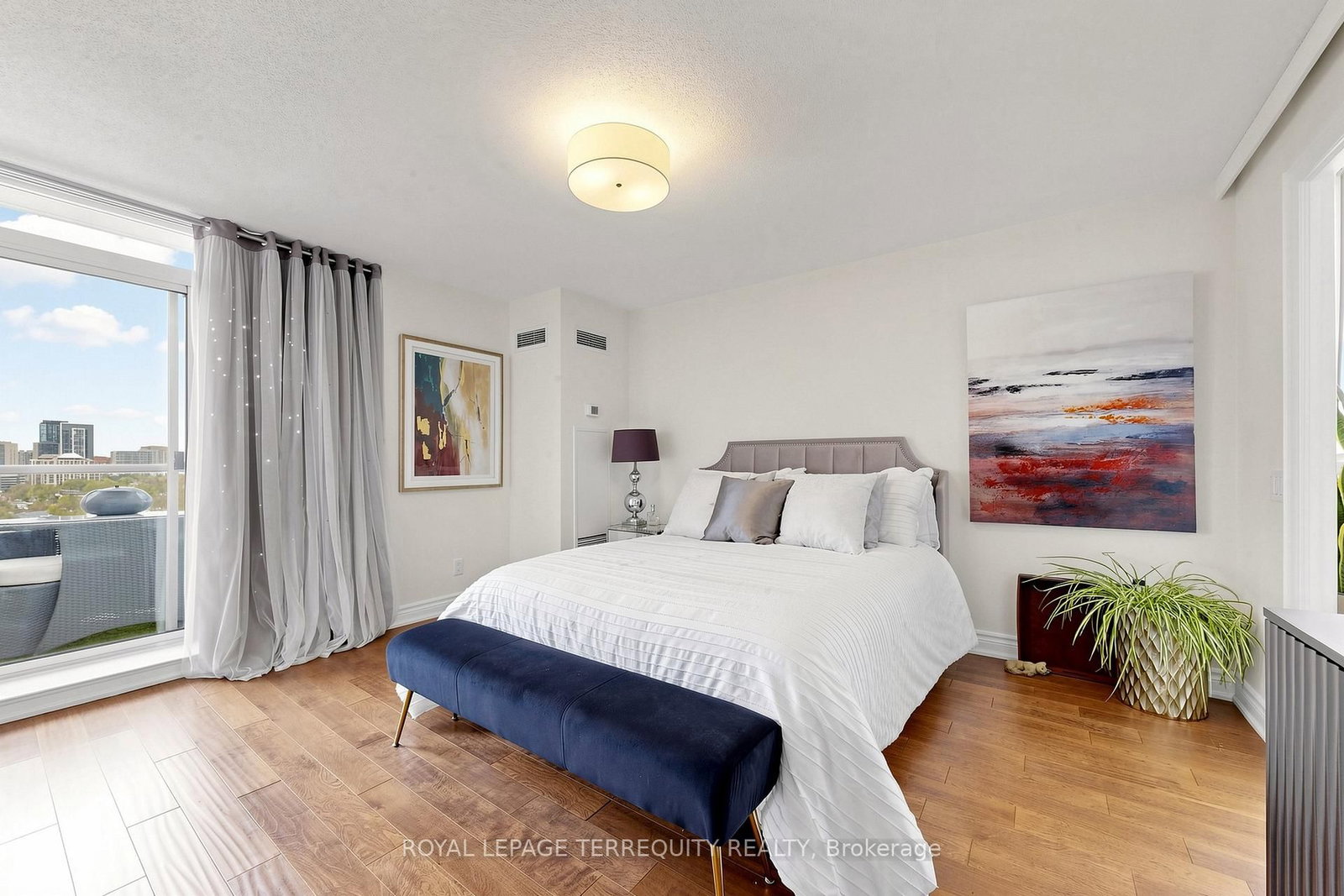 2 Clairtrell Road • #LPH 1 • Toronto, ON photo 14
