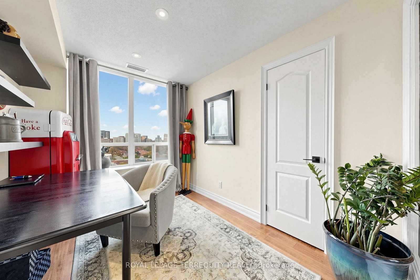 2 Clairtrell Road • #LPH 1 • Toronto, ON photo 20