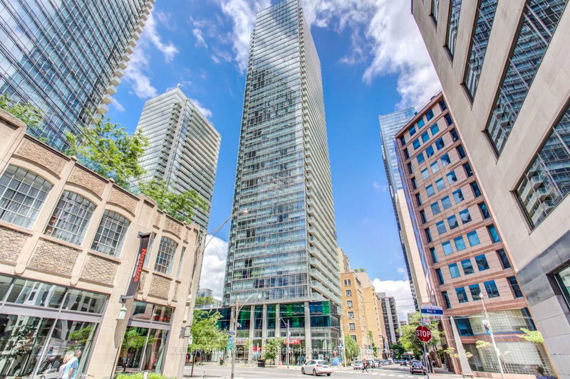 3109 - 38 Grenville Street