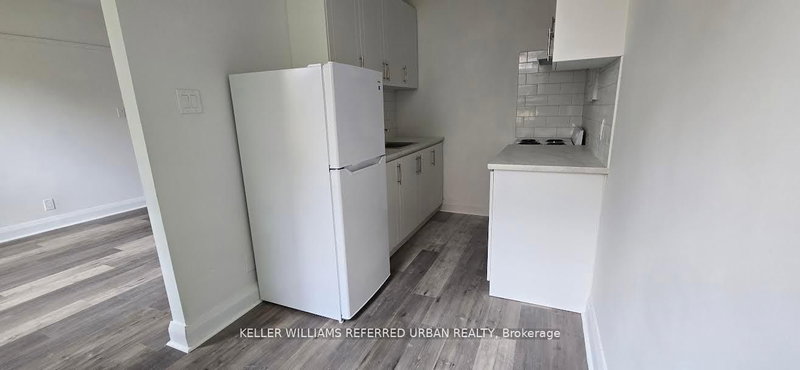 20 - 137 Eglinton Avenue W