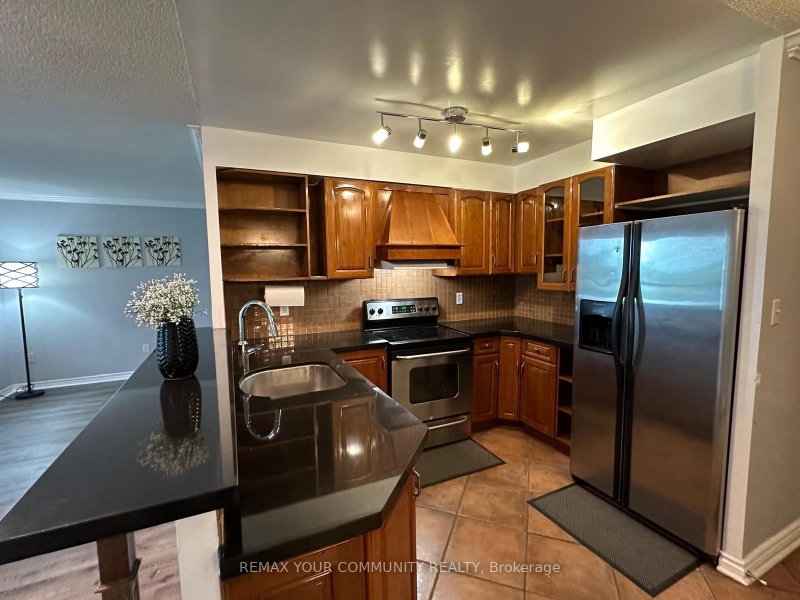 810 - 7 Lorraine Drive
