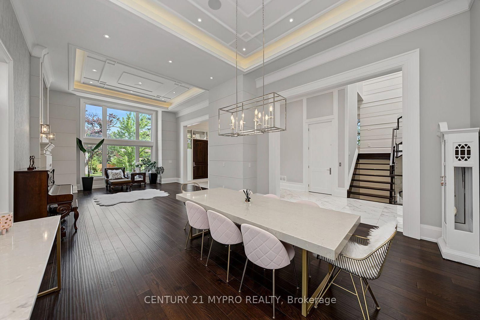 5 Glenelia Avenue • Toronto, ON photo 9