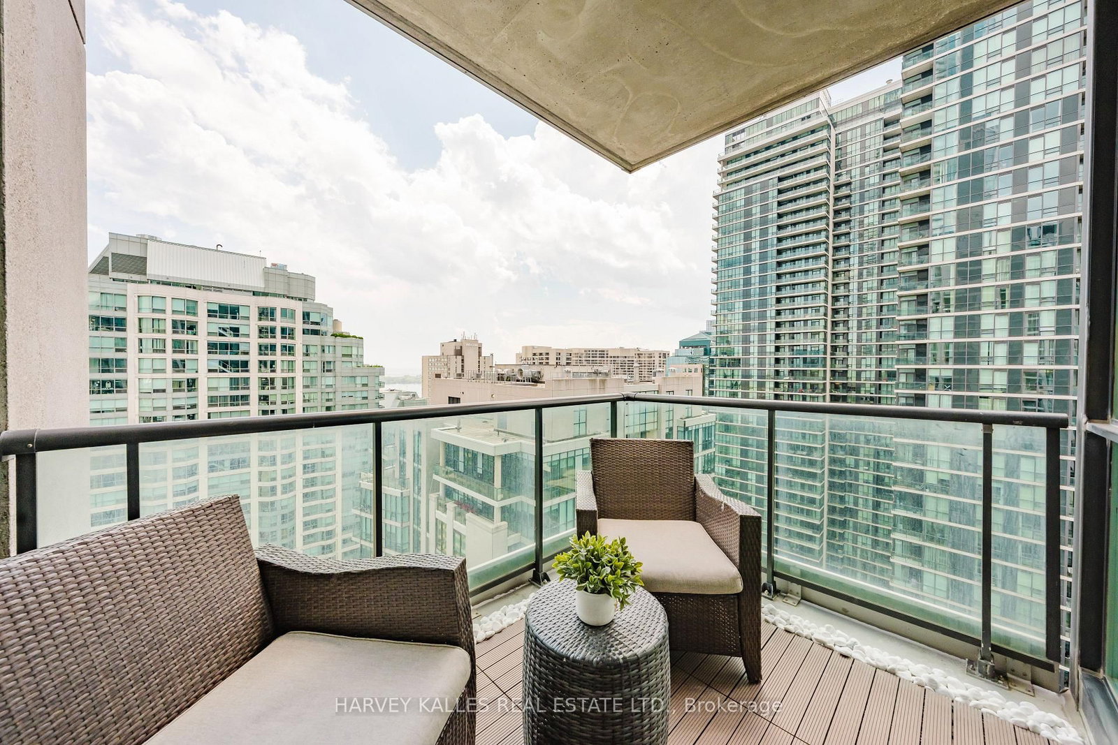 16 Yonge Street • #3211 • Toronto, ON photo 11