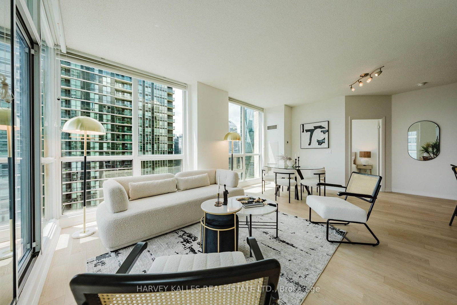 16 Yonge Street • #3211 • Toronto, ON photo 15