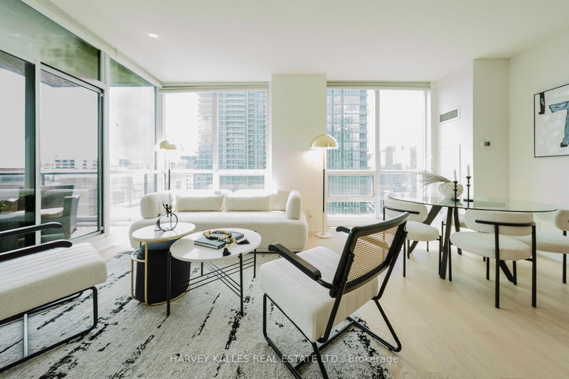 3211 - 16 Yonge Street