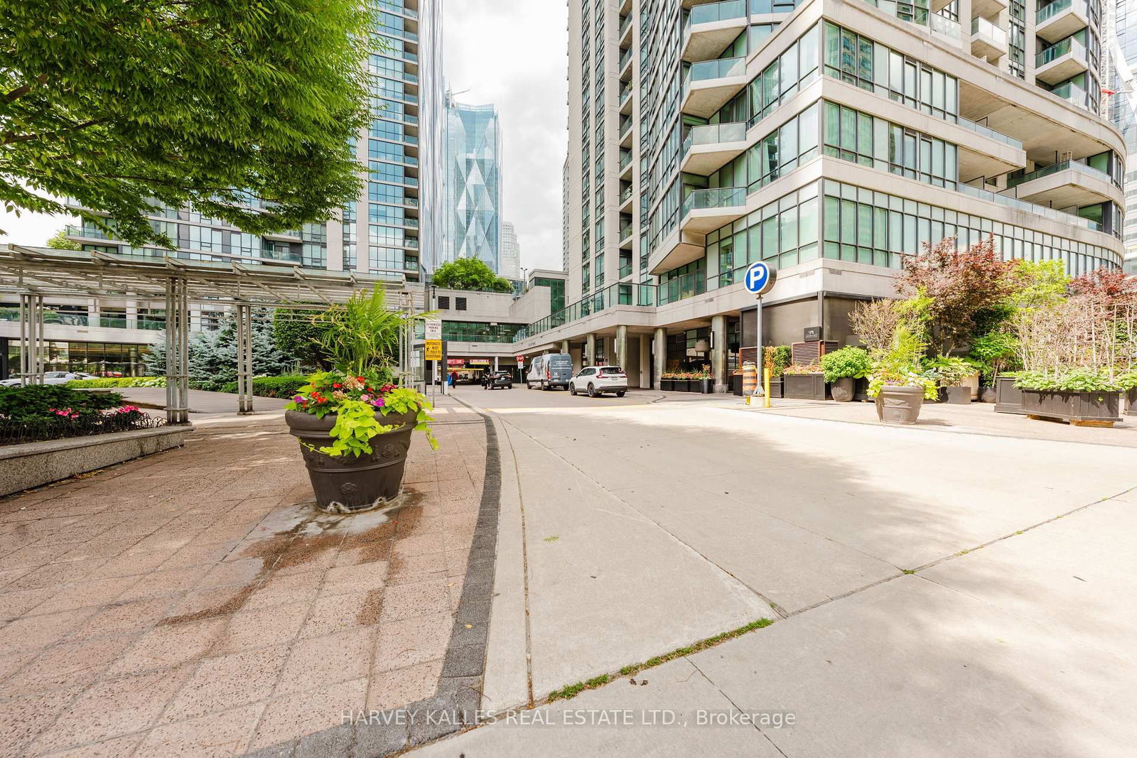 16 Yonge Street • #3211 • Toronto, ON photo 39