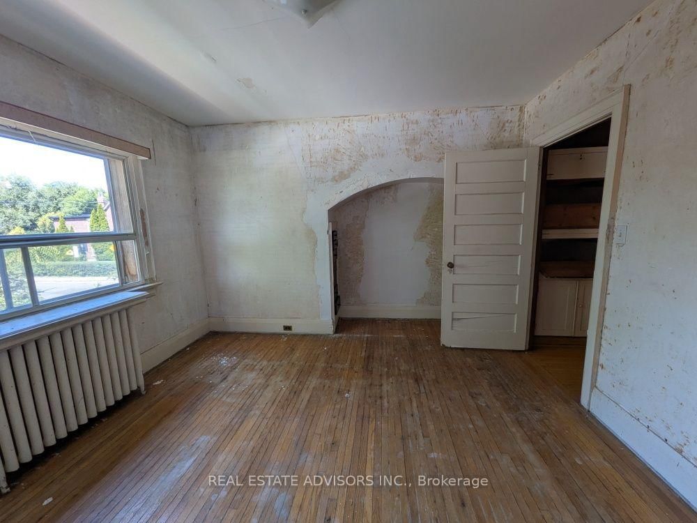 61 Greensides Avenue • Toronto, ON photo 11