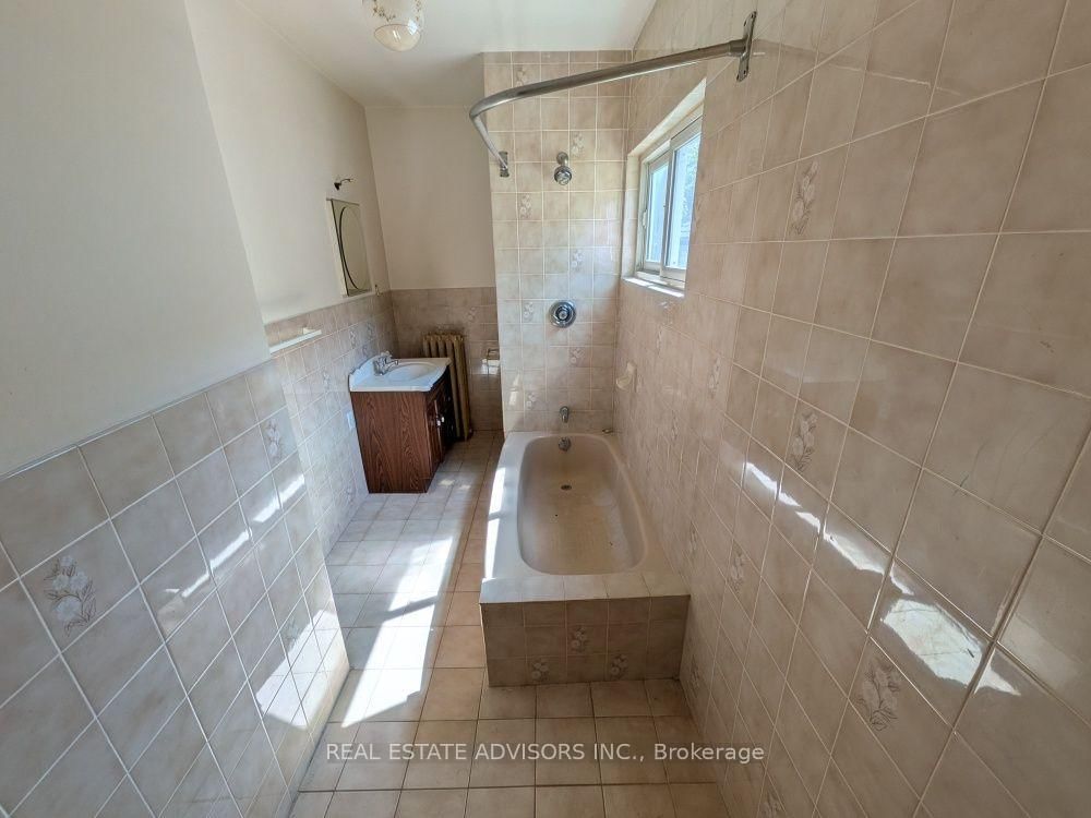 61 Greensides Avenue • Toronto, ON photo 13