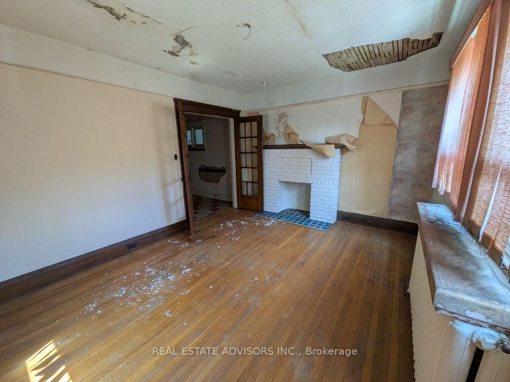 61 Greensides Avenue • Toronto, ON photo 15