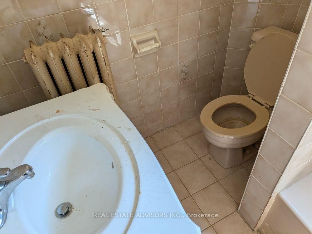 61 Greensides Avenue • Toronto, ON photo 17