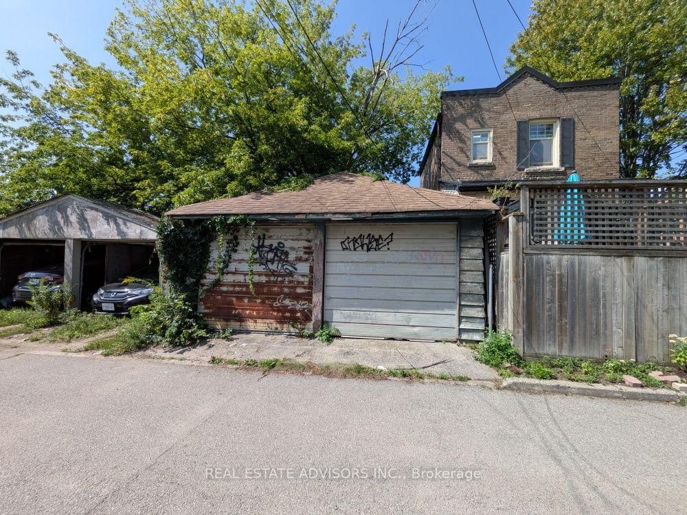 61 Greensides Avenue • Toronto, ON photo 23