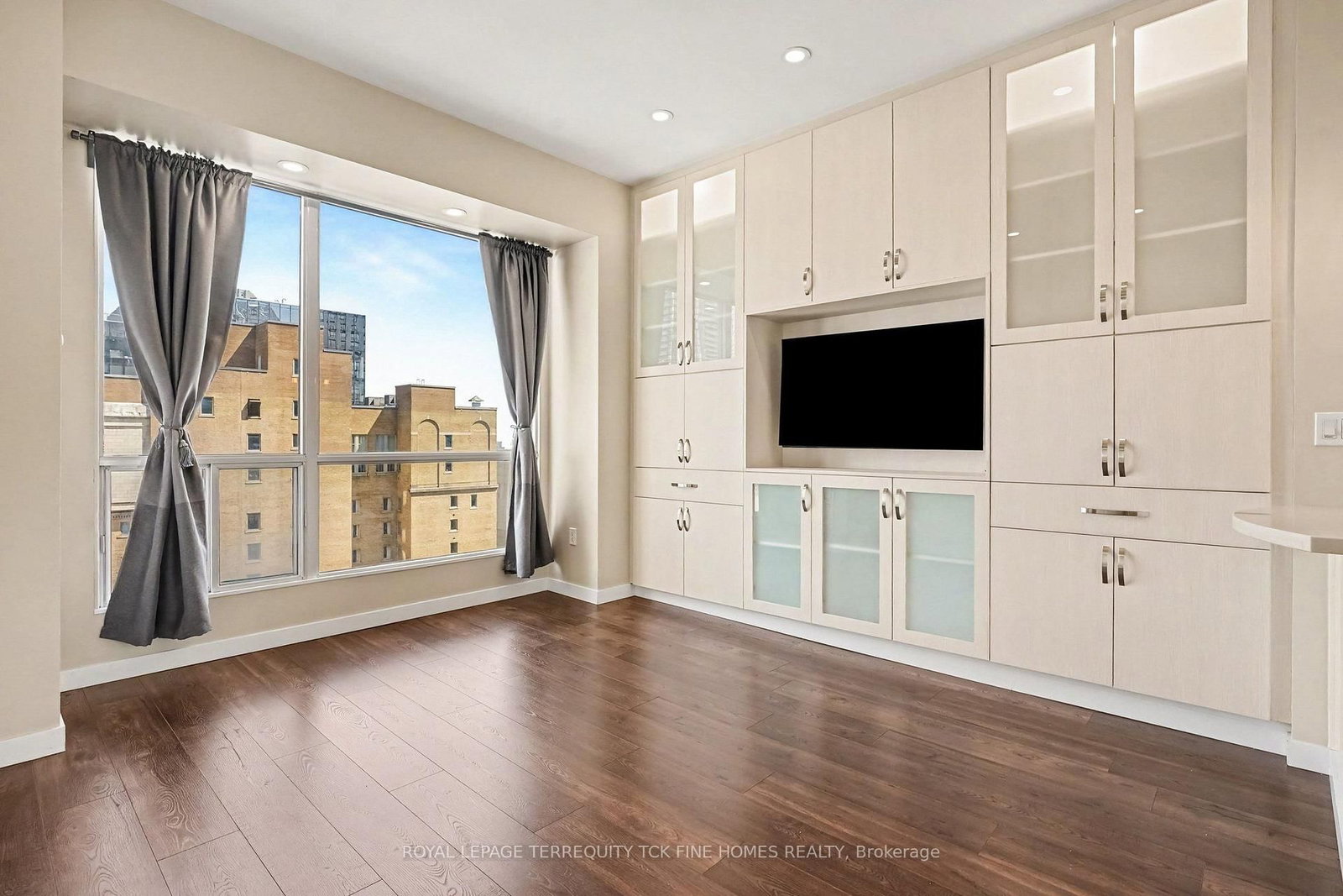 7 King Street E • #1814 • Toronto, ON photo 10