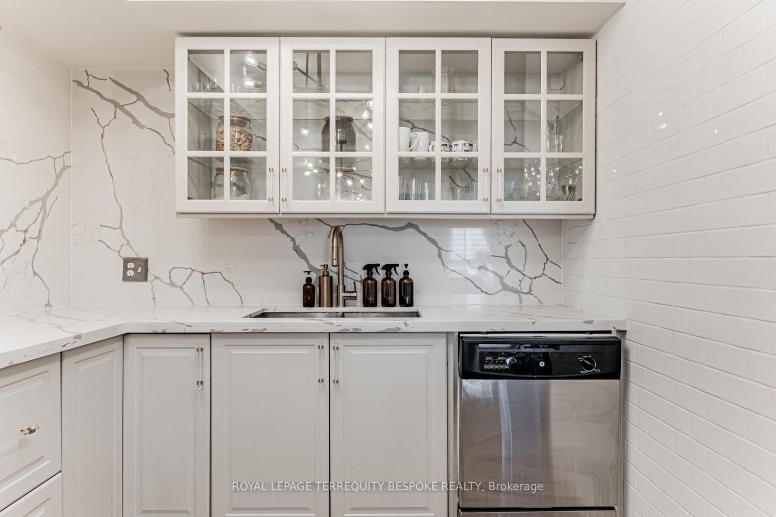 25 The Esplanade • #1107 • Toronto, ON photo 10
