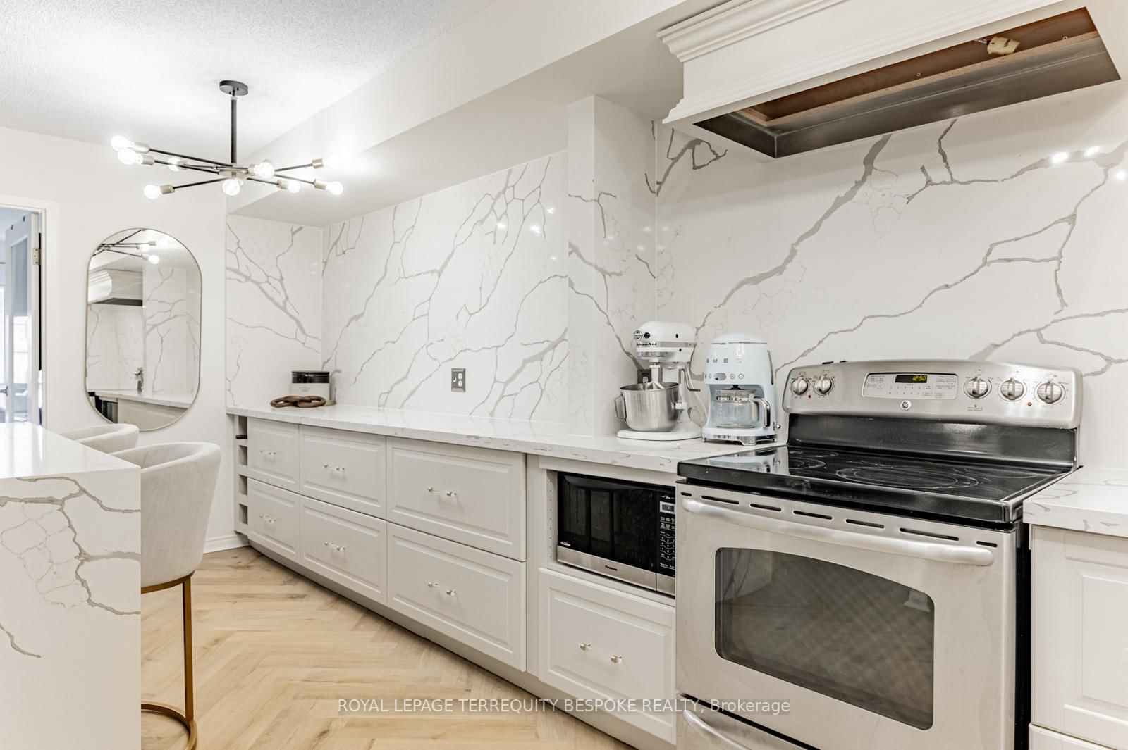 25 The Esplanade • #1107 • Toronto, ON photo 11