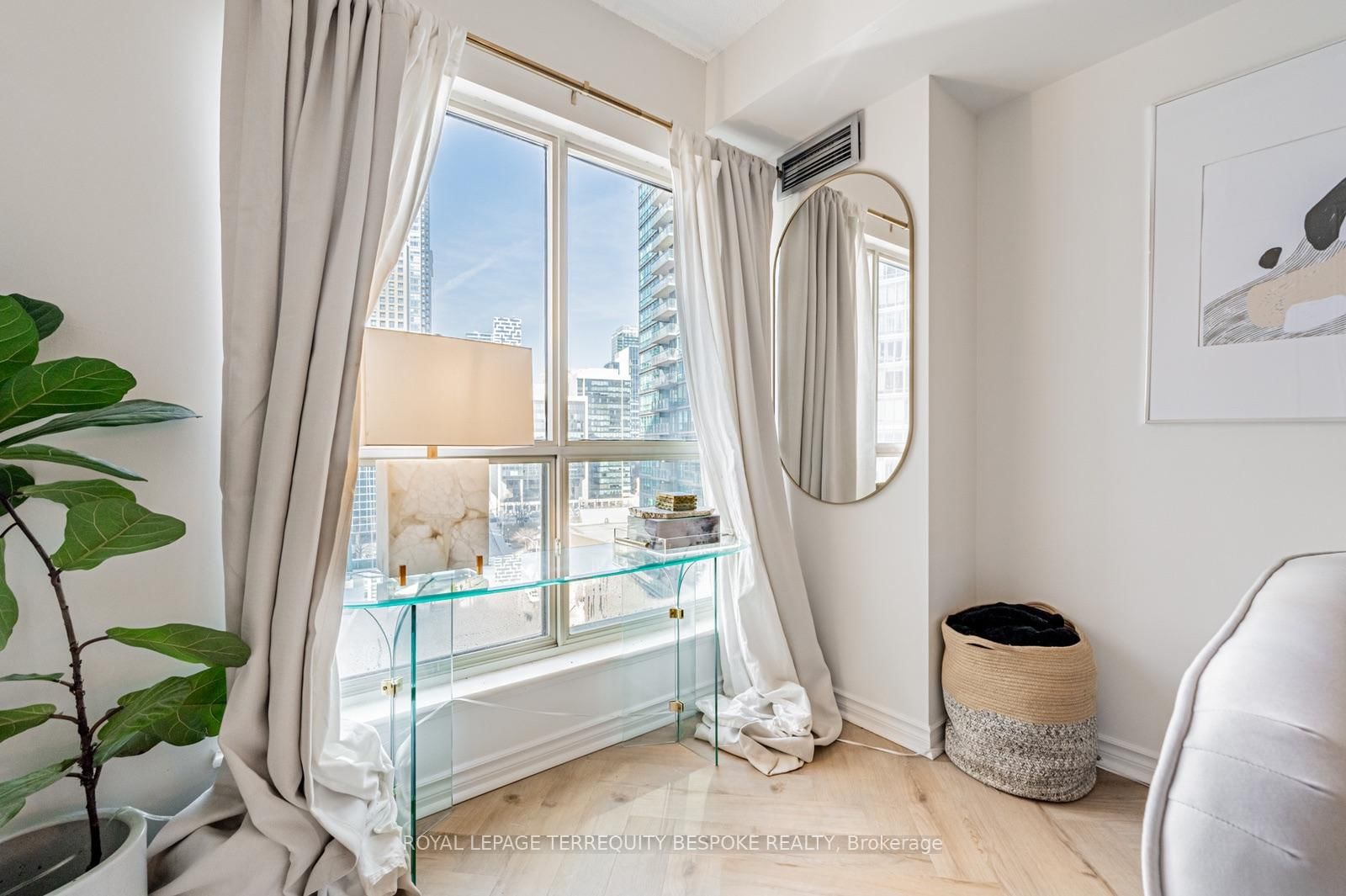25 The Esplanade • #1107 • Toronto, ON photo 20