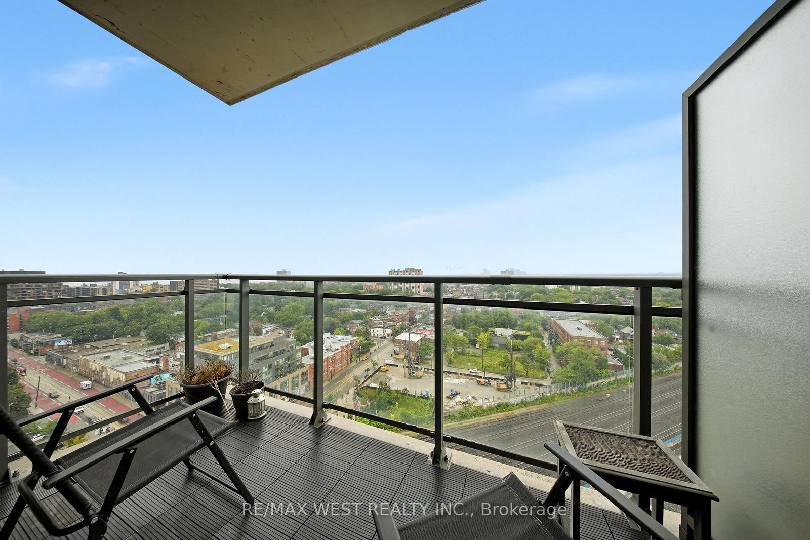 20 Minowan Miikan Lane • #1810 • Toronto, ON photo 10