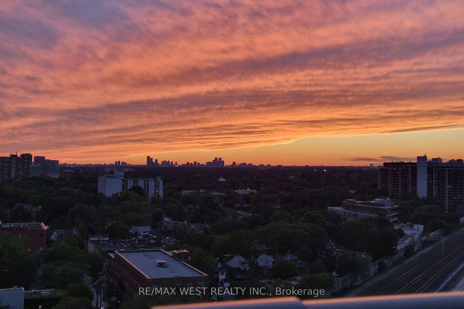 20 Minowan Miikan Lane • #1810 • Toronto, ON photo 11