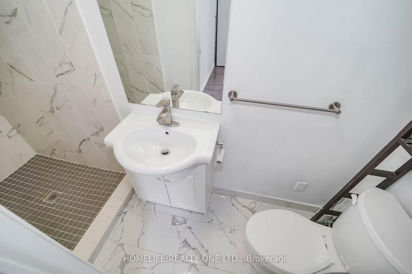 104 Benson Avenue • Toronto, ON photo 18
