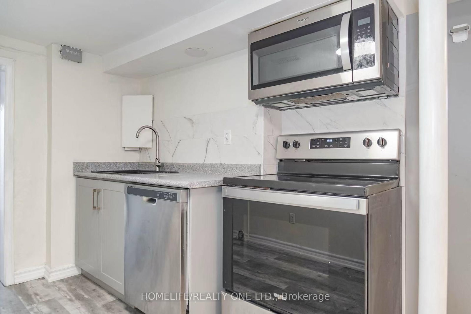 104 Benson Avenue • Toronto, ON photo 20