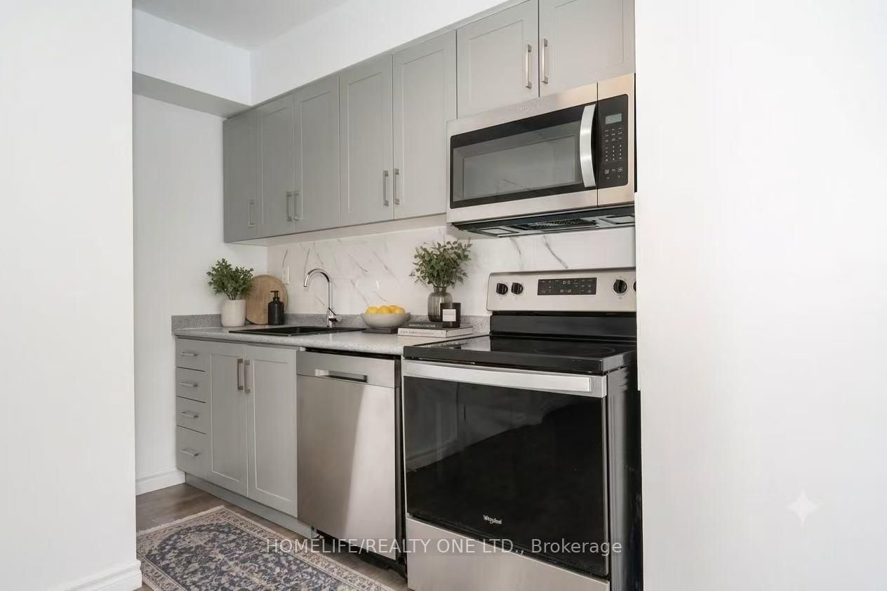 104 Benson Avenue • Toronto, ON photo 8