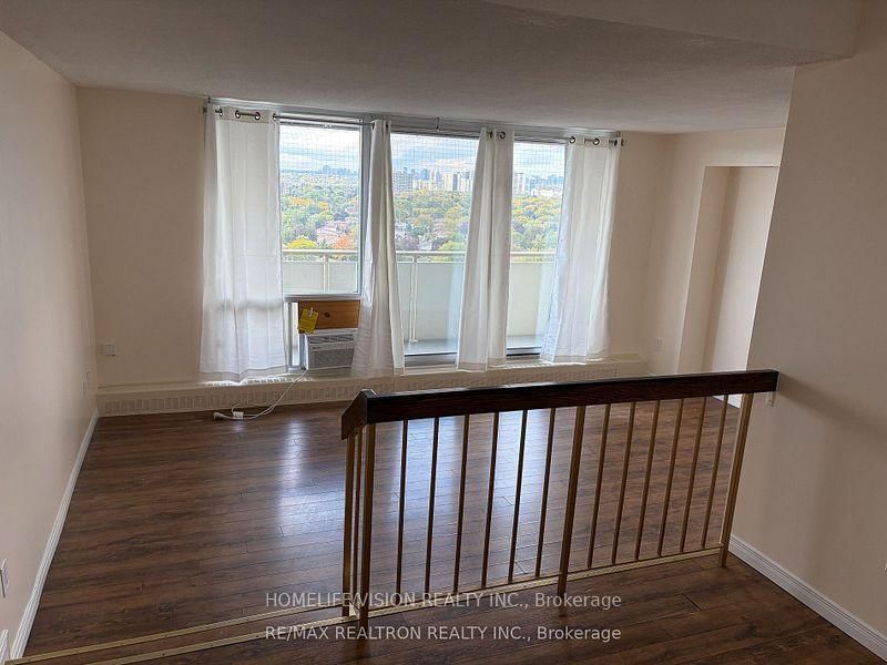 1338 York Mills Blvd photo 5