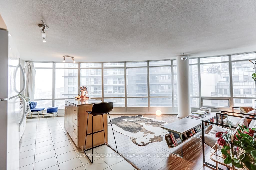 373 Front Street W • #2510 • Toronto, ON photo 6