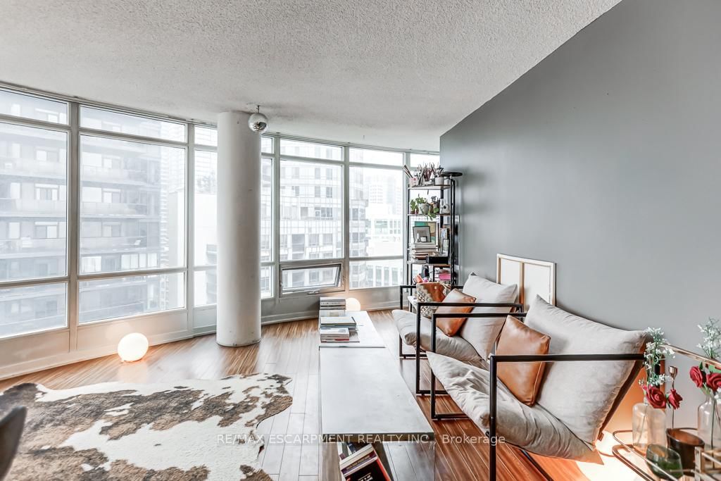 373 Front Street W • #2510 • Toronto, ON photo 8
