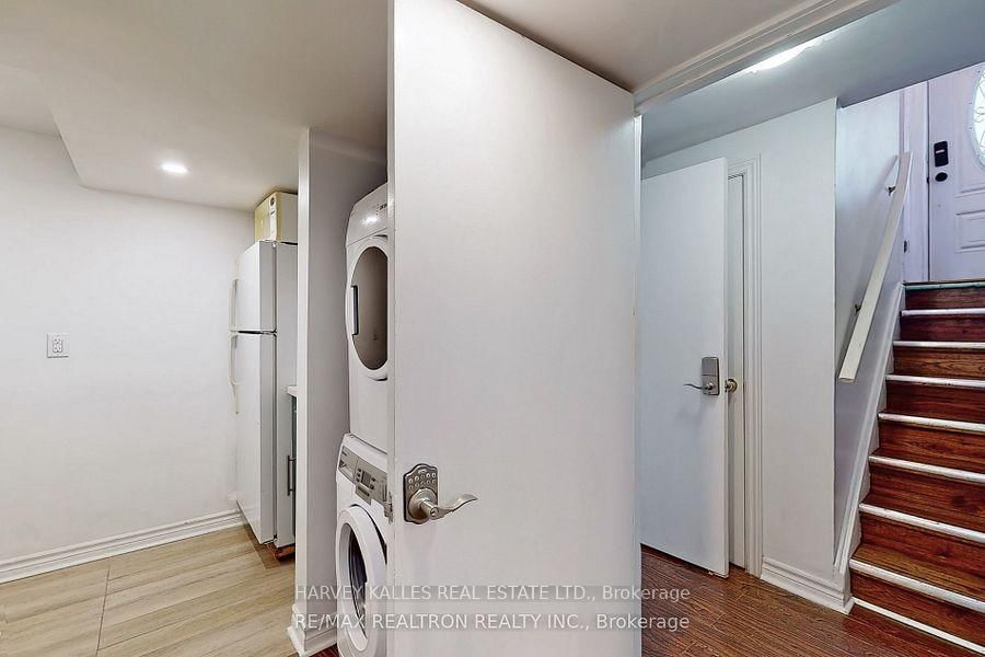 Lower - 142 Combe Avenue, Toronto 2