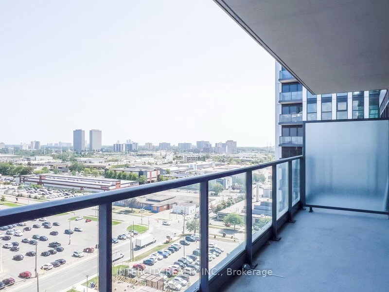 1307 - 33 Frederick Todd Way E