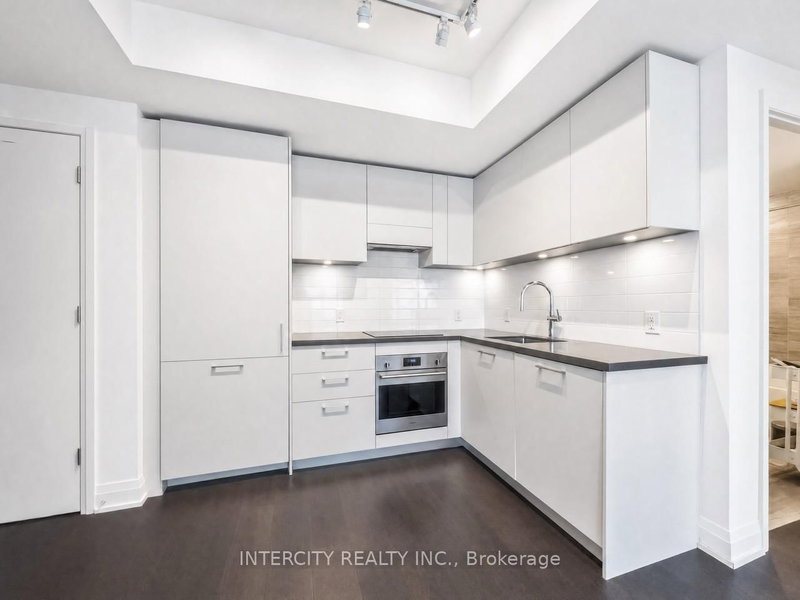 1307 - 33 Frederick Todd Way E