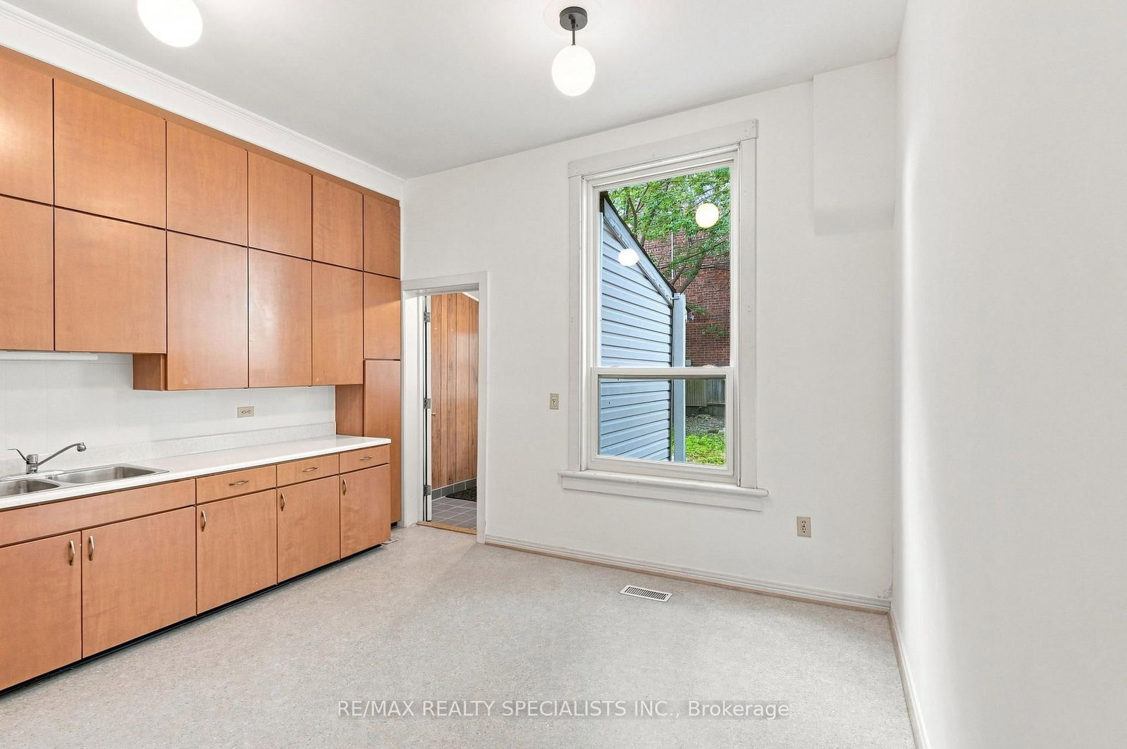 201 Concord Avenue • Toronto, ON photo 17