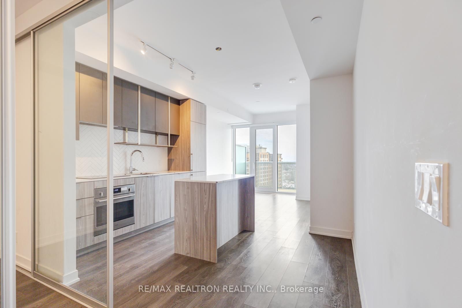 15 Holmes Avenue • #1701 • Toronto, ON photo 11