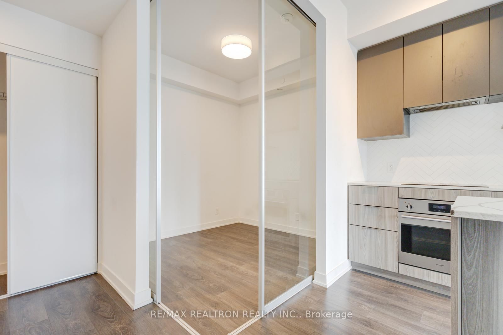 15 Holmes Avenue • #1701 • Toronto, ON photo 12
