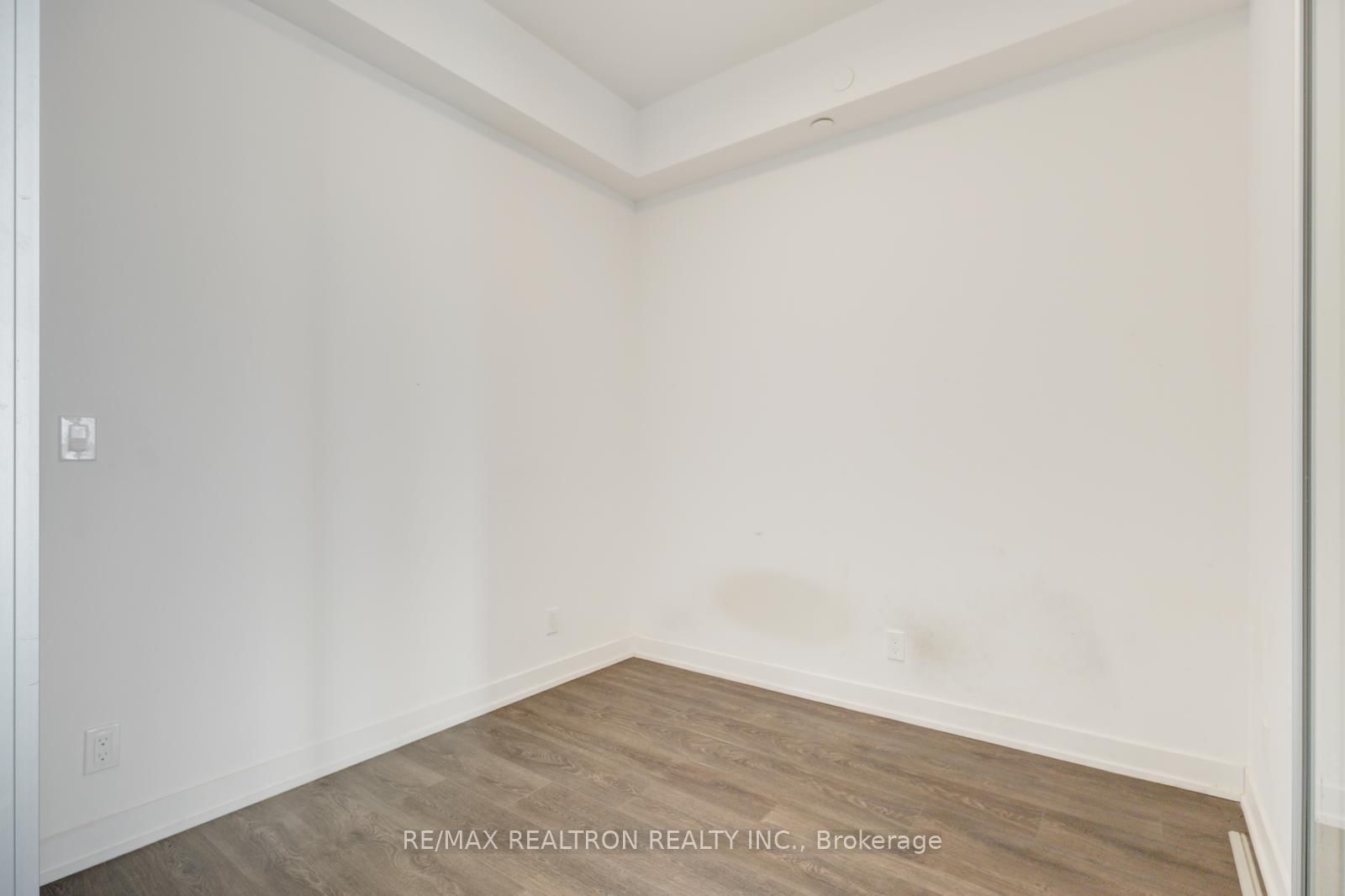 15 Holmes Avenue • #1701 • Toronto, ON photo 13