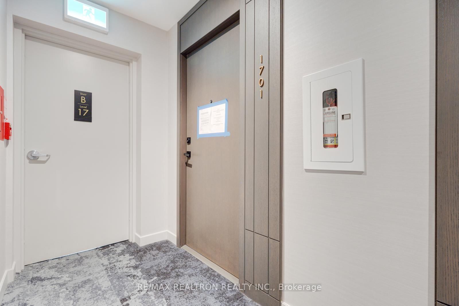 15 Holmes Avenue • #1701 • Toronto, ON photo 4
