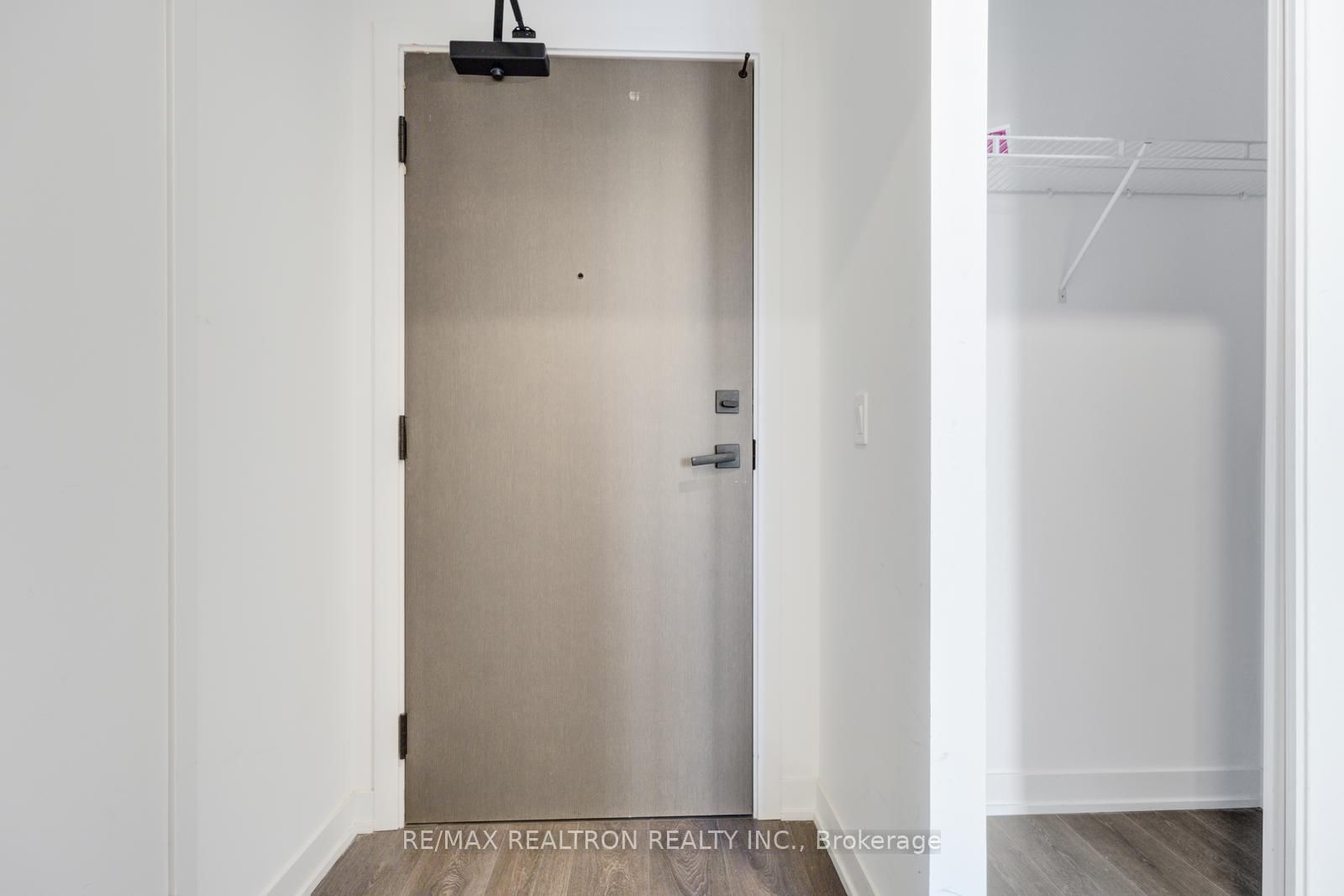 15 Holmes Avenue • #1701 • Toronto, ON photo 6