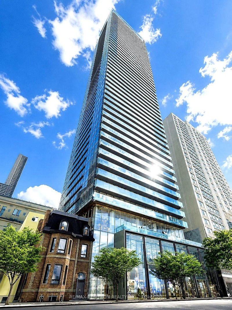 1207 - 15 Grenville Street
