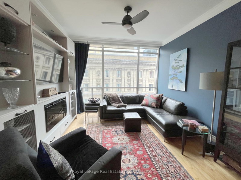 901 - 7 King Street E
