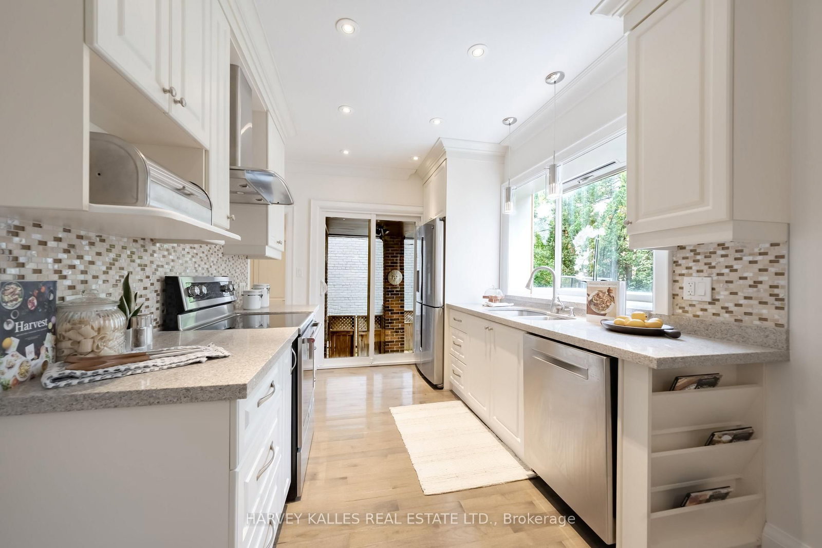 6 Browside Avenue • Toronto, ON photo 18