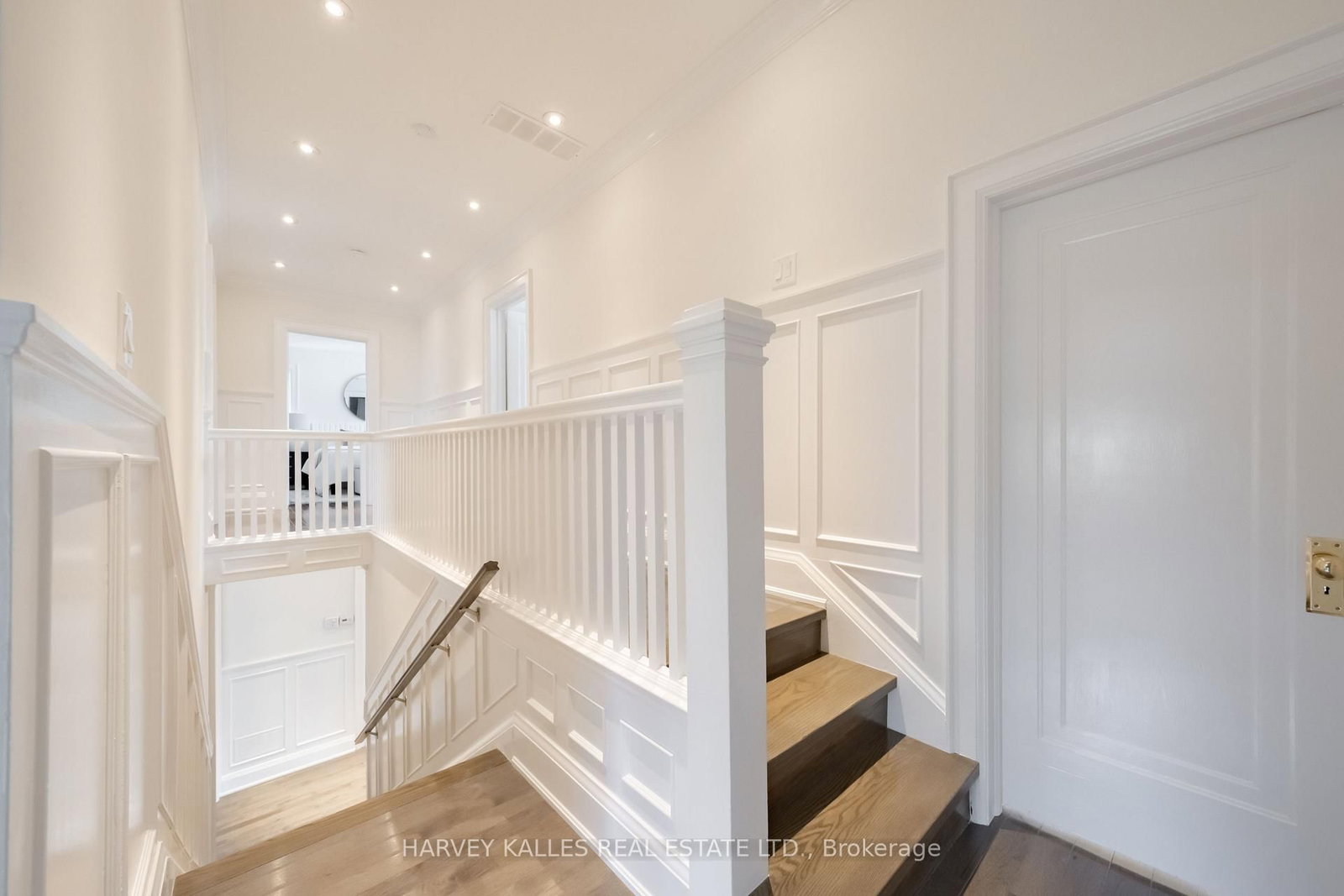 6 Browside Avenue • Toronto, ON photo 24