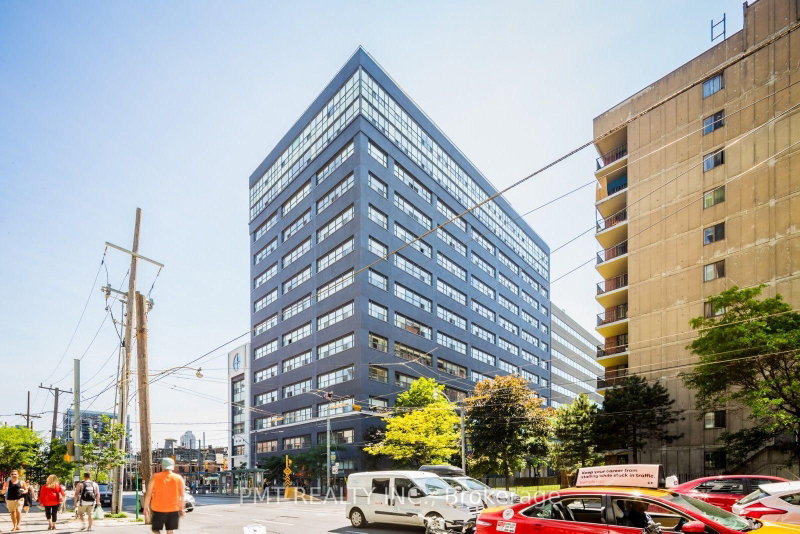 208 - 700 King Street W