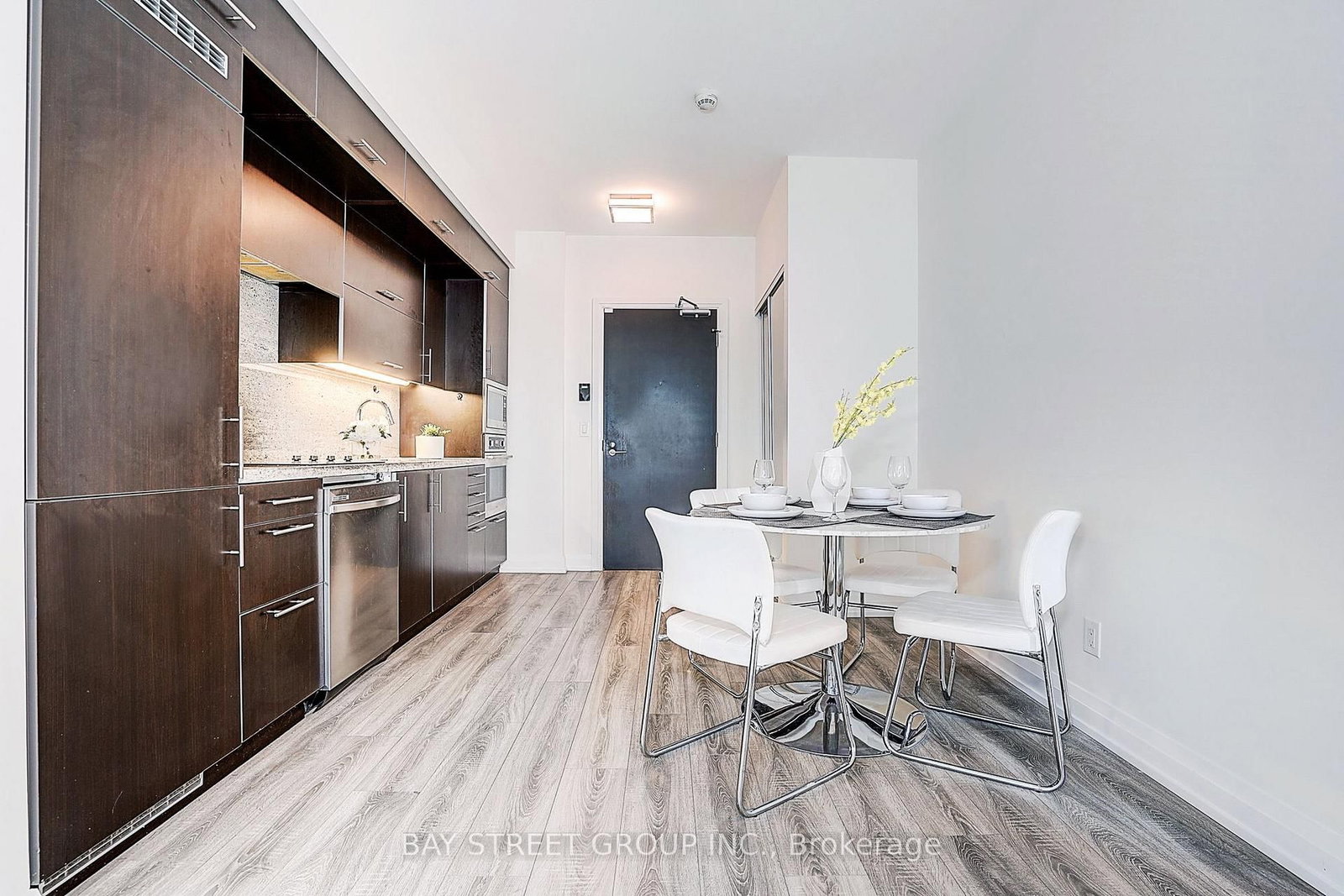 2 Anndale Drive • #811 • Toronto, ON photo 11