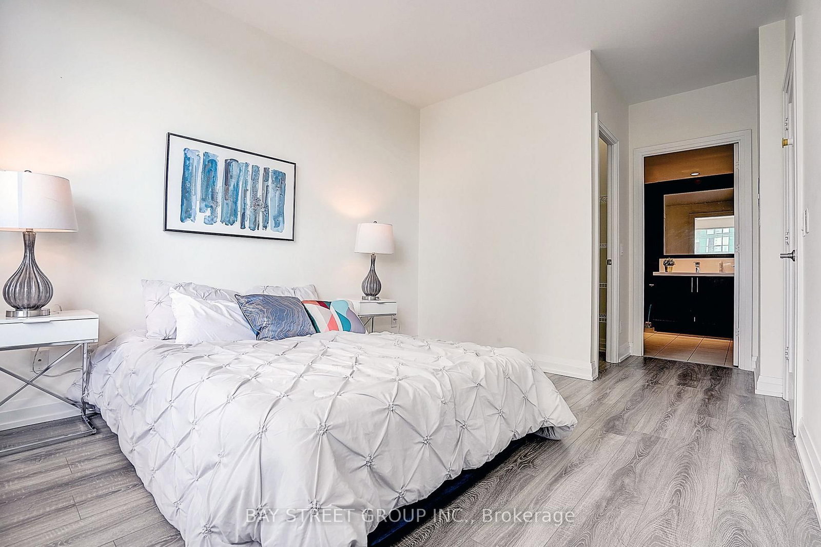 2 Anndale Drive • #811 • Toronto, ON photo 22