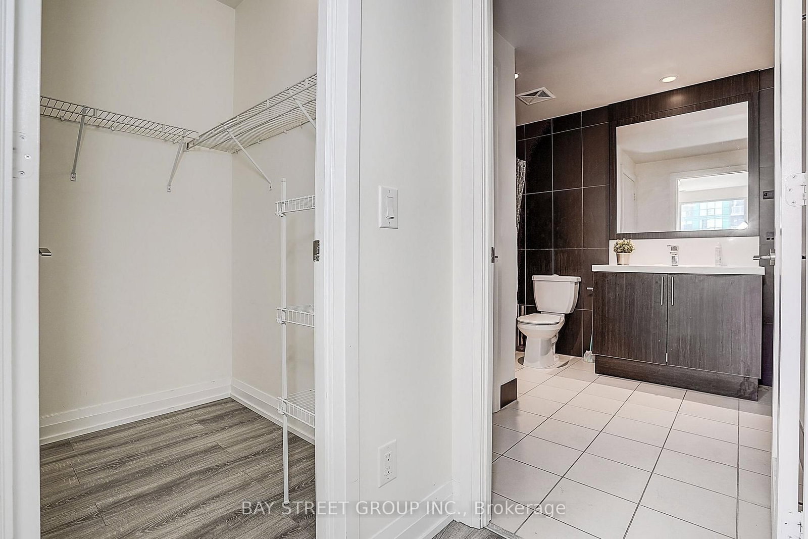 2 Anndale Drive • #811 • Toronto, ON photo 23