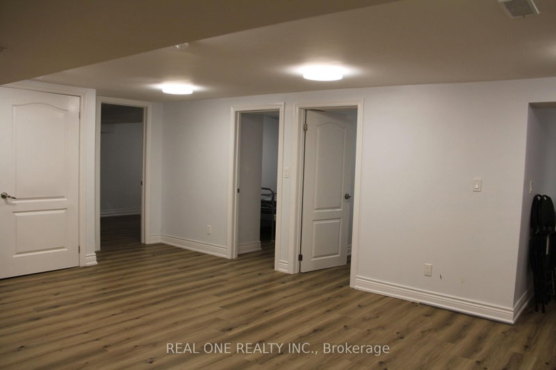 Basement - 243 Kingslake Road