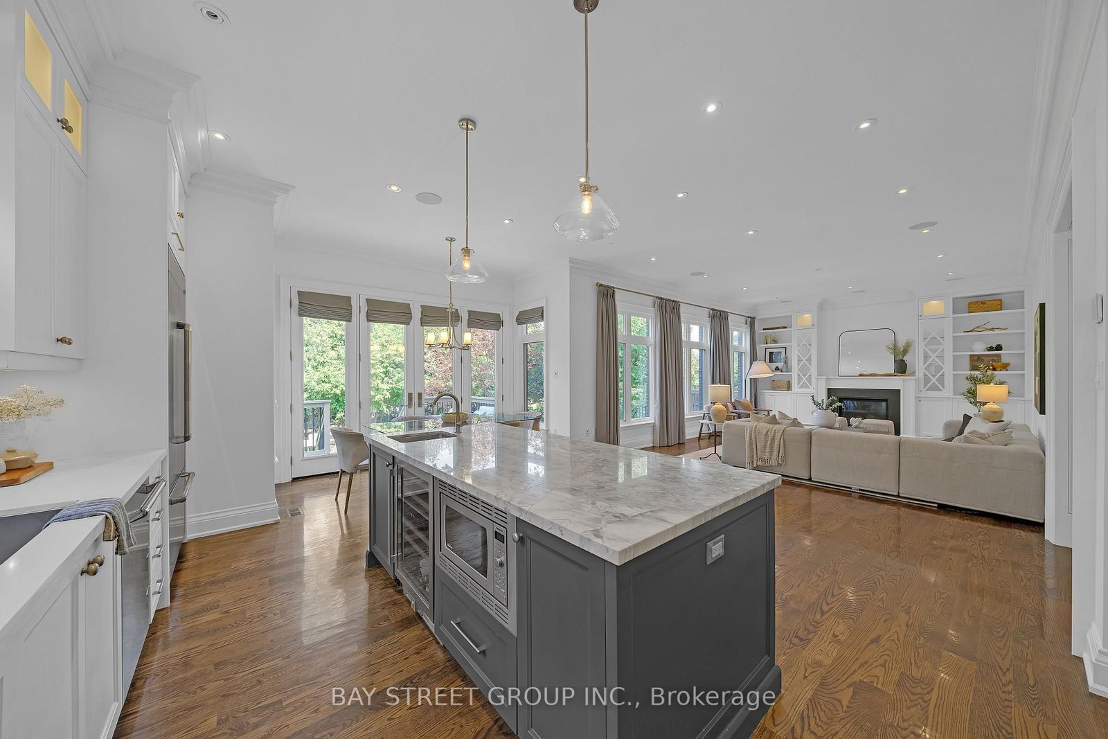 28 Carnwath Crescent • Toronto, ON photo 12